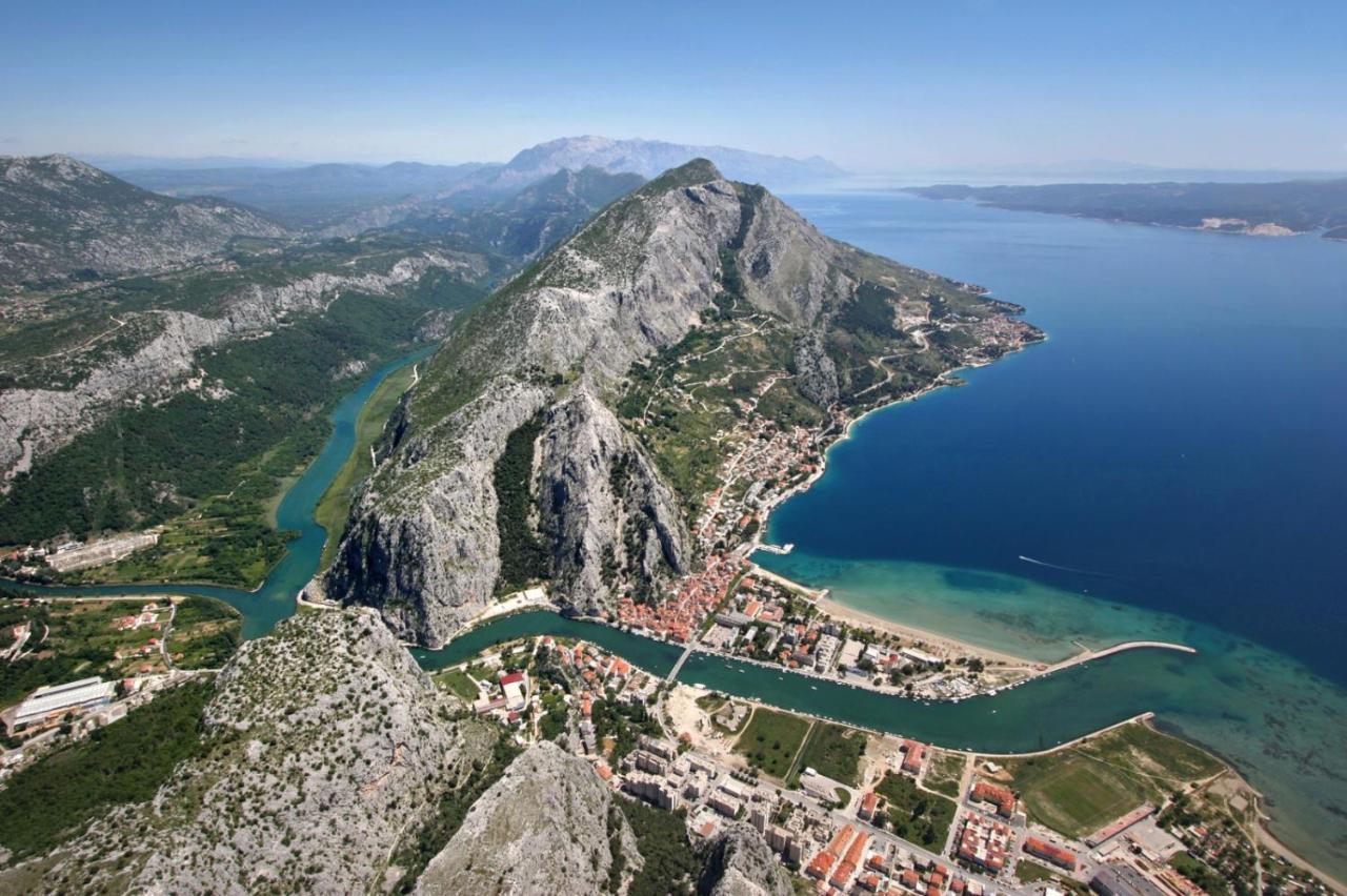Apartment In Omis With Sea View, Balcony, Air Conditioning, Wi-Fi المظهر الخارجي الصورة